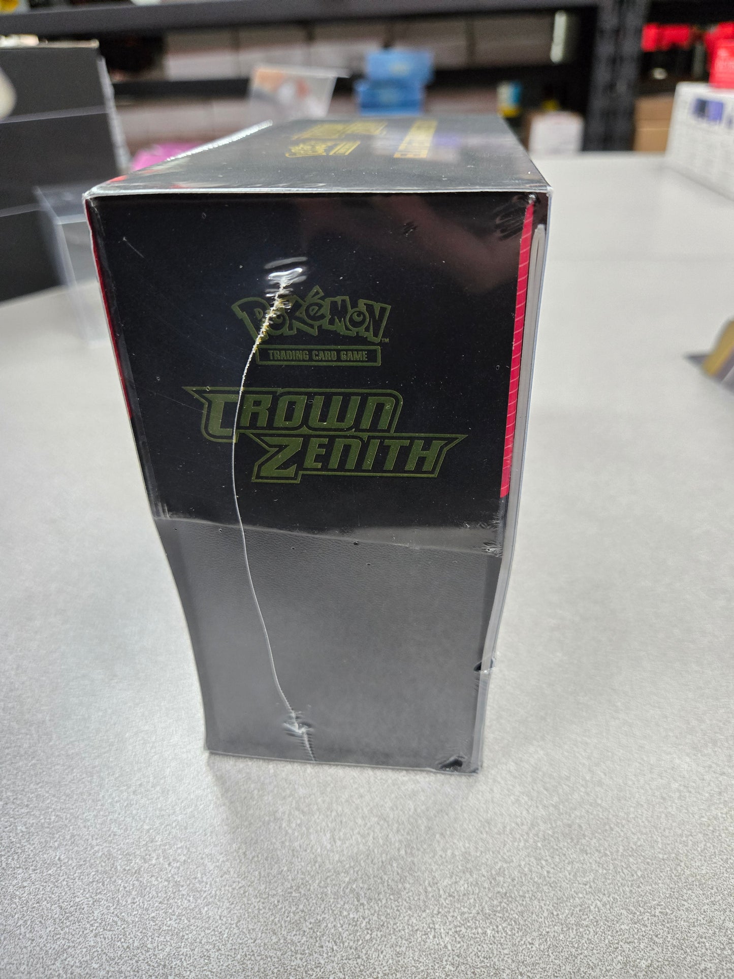 Crown Zenith Elite Trainer Box (Ripped seal)